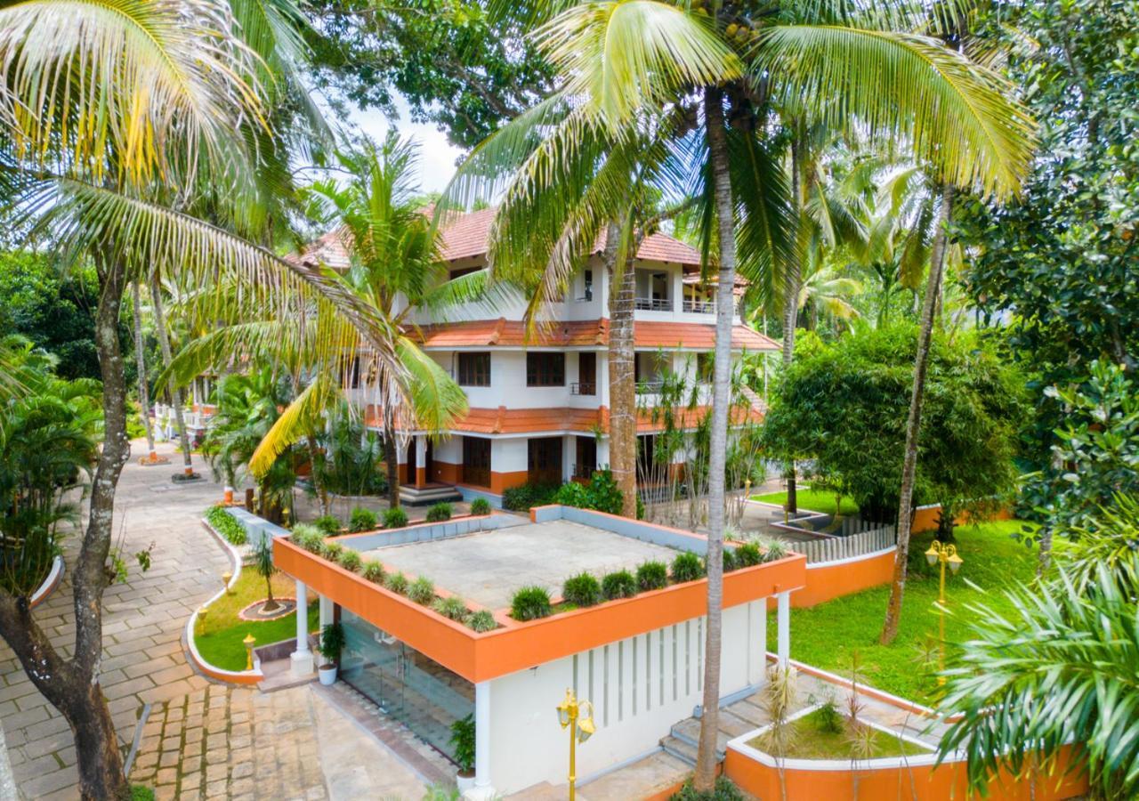 Ushasree Wayanad Heritage Premium Pool Resort By Voye Homes Ambalavayal ภายนอก รูปภาพ