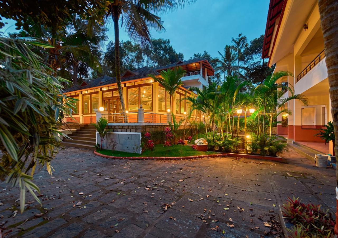 Ushasree Wayanad Heritage Premium Pool Resort By Voye Homes Ambalavayal ภายนอก รูปภาพ