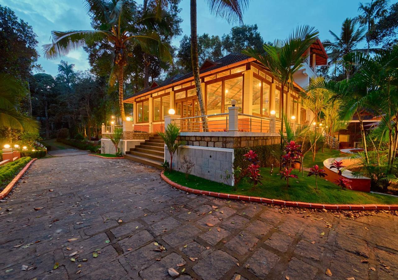 Ushasree Wayanad Heritage Premium Pool Resort By Voye Homes Ambalavayal ภายนอก รูปภาพ